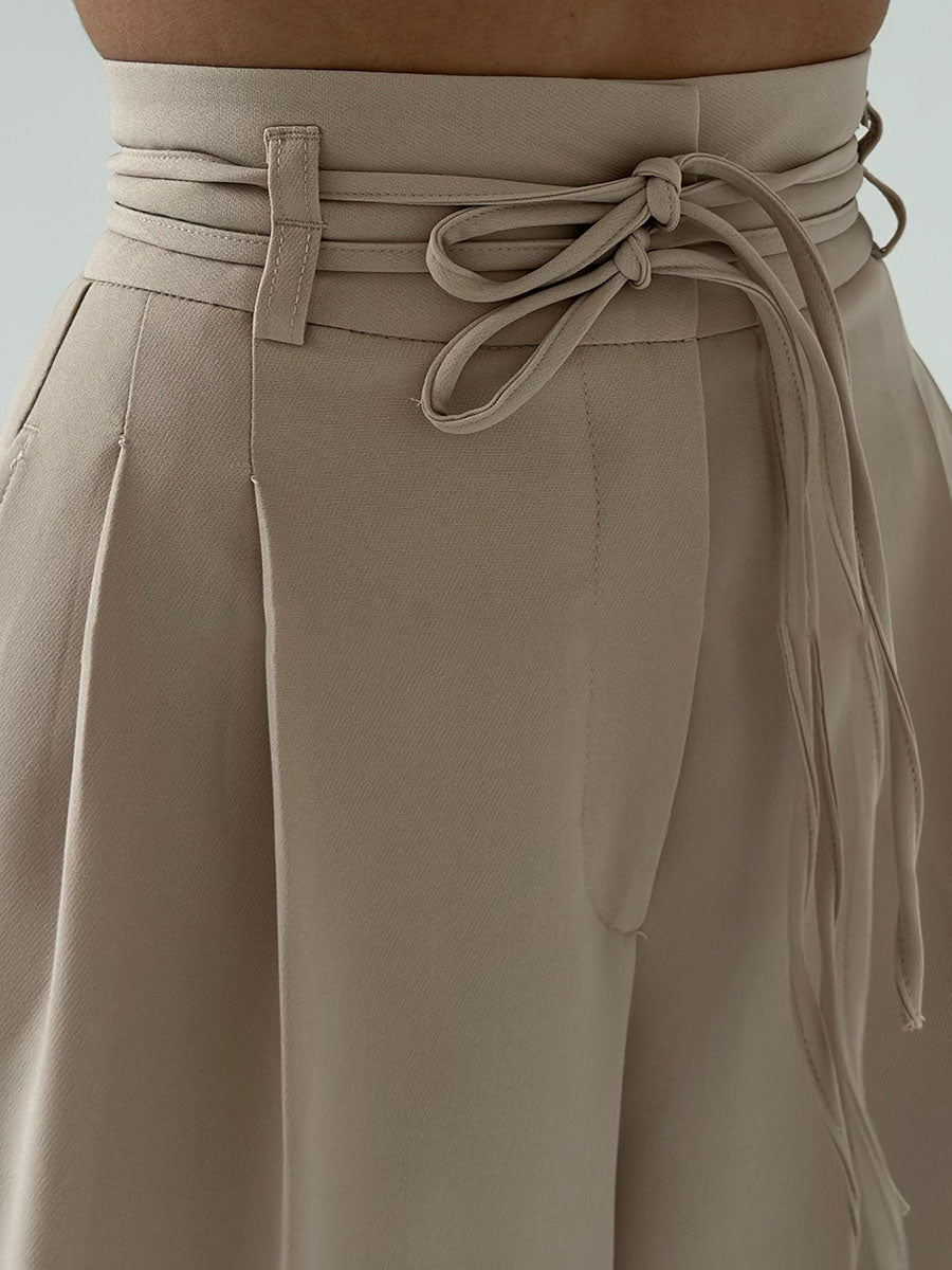 Lina™ | Elegante broek met wijde pijpen, hoge tailleband en riemdetail