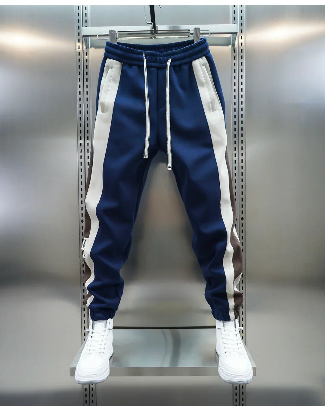 Van Der Waal Mode™ | Trendy broek met contrasterende strepen