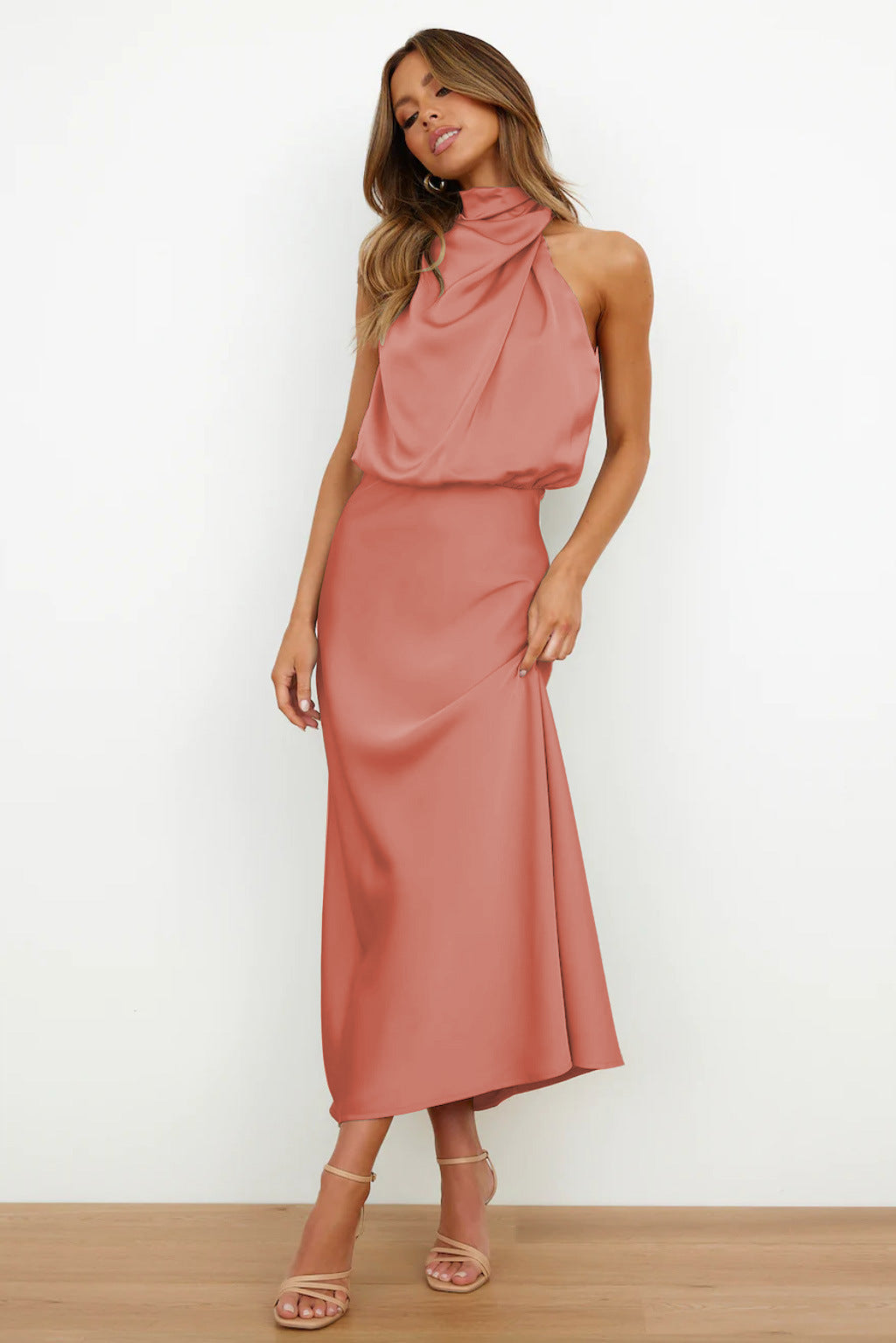 Carlina™ | Satijnen maxi-jurk met halterhals