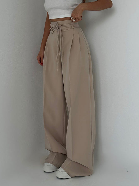 Lina™ | Elegante broek met wijde pijpen, hoge tailleband en riemdetail