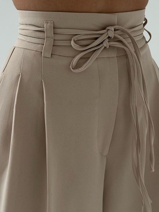 Lina™ | Elegante broek met wijde pijpen, hoge tailleband en riemdetail