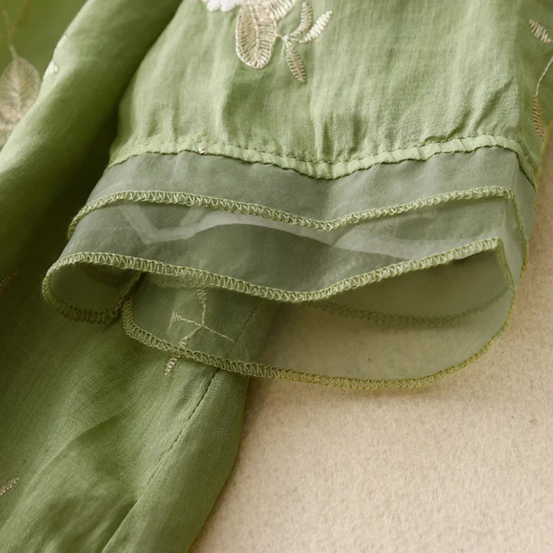 Laurienne™ | Geborduurde blouse