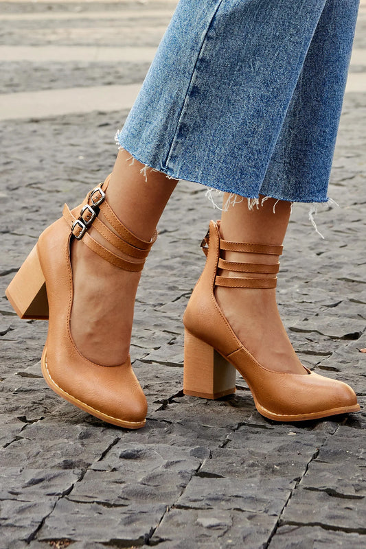 Luna | Gladde sandalen met enkelbandje en brede hak