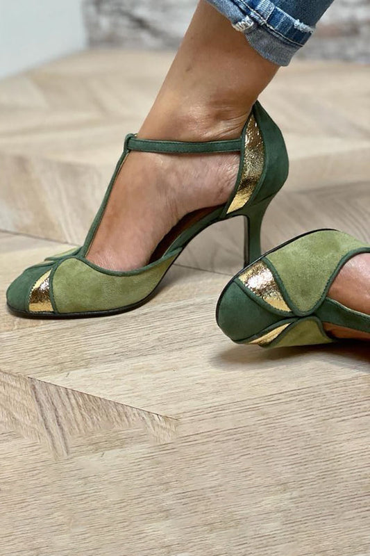 Alona | Patchwork pumps met T-bandje en gesloten neus