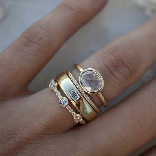 Lily – Vintage goud- en zirkonia ringenset