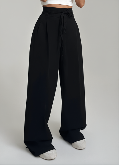 Lina™ | Elegante broek met wijde pijpen, hoge tailleband en riemdetail
